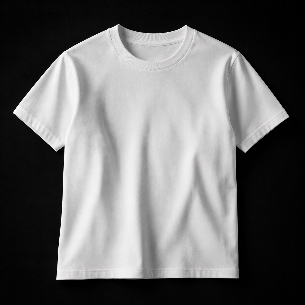 白いTシャツとカットソー